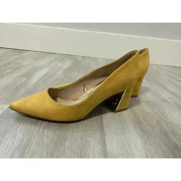Zara Pointed-Toe Suede Block Heel Pumps in Yellow - Picture 3 of 12